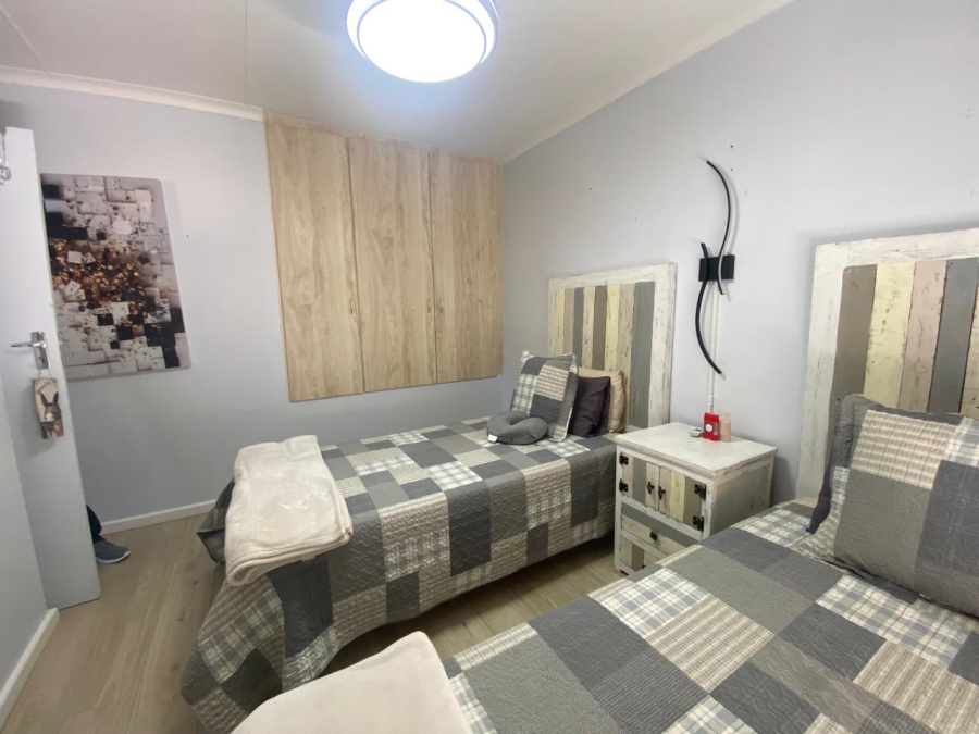 3 Bedroom Property for Sale in Menkenkop Western Cape